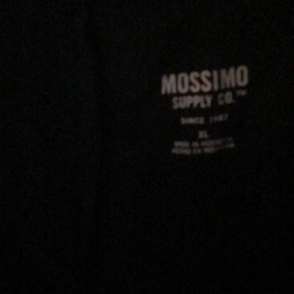 Mossimo black t shirt - Picture 2 of 2